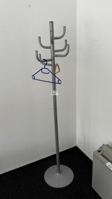 1 Garderobenständer